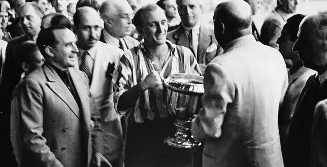 DeepSeek评巴萨队史十大主帅：瓜迪奥拉第二，恩里克第四