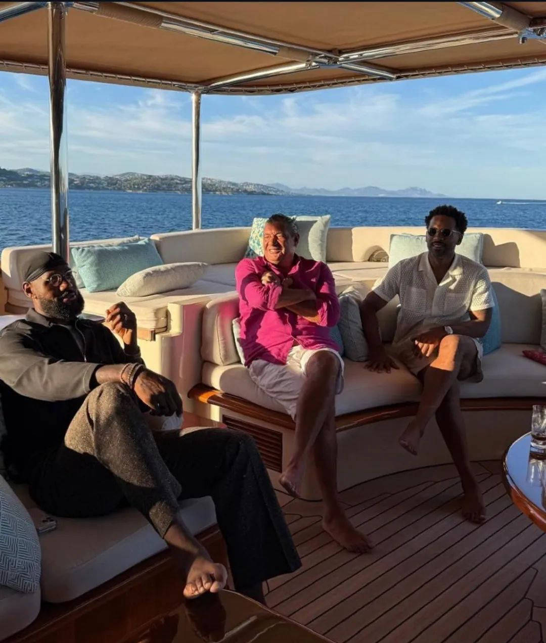 詹姆斯与肖华的篮球商业大战掀起50亿投资风波