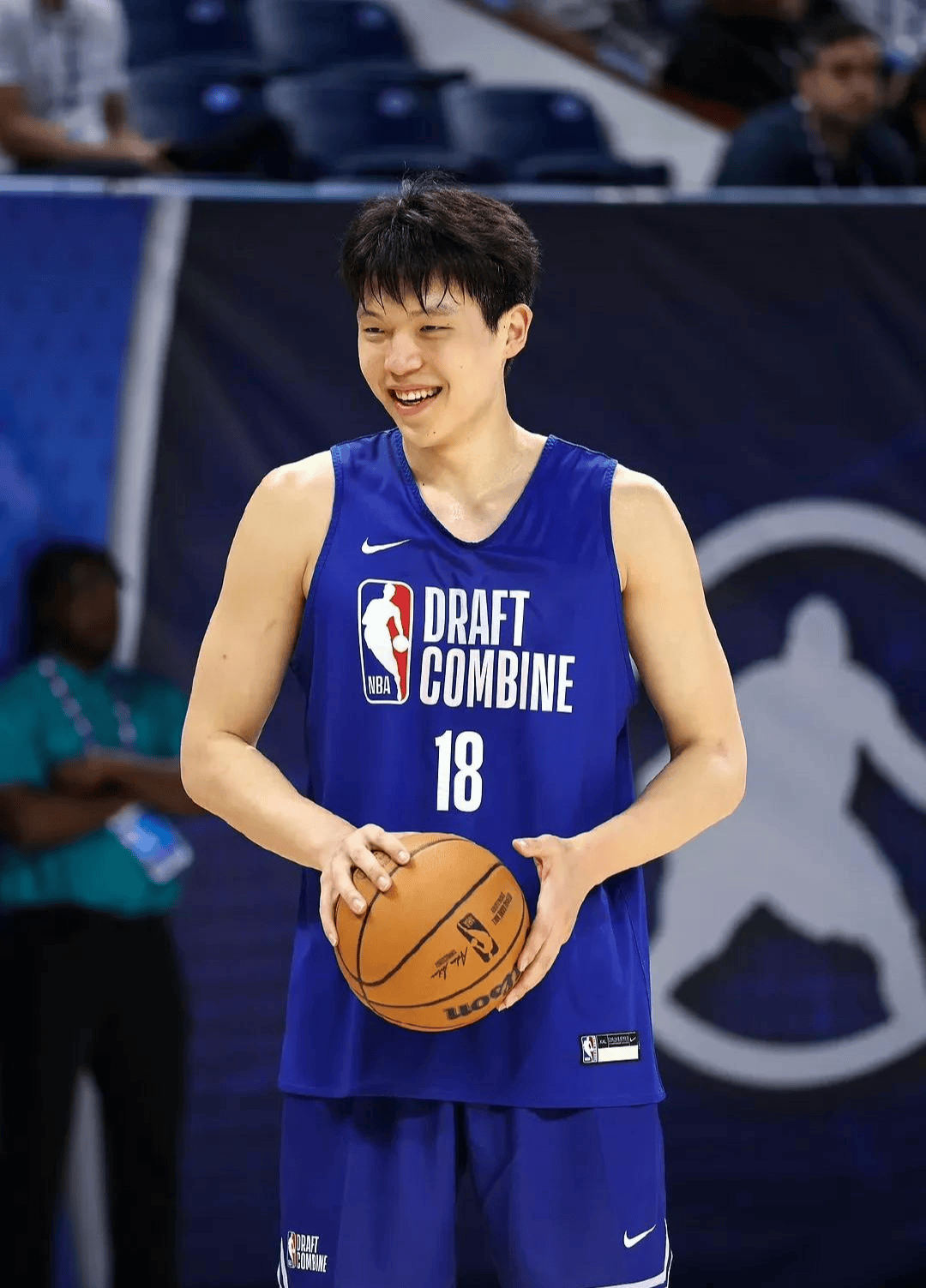 杨瀚森选秀模板为王治郅，球探报告得分高于周琦，仅次于易建联！