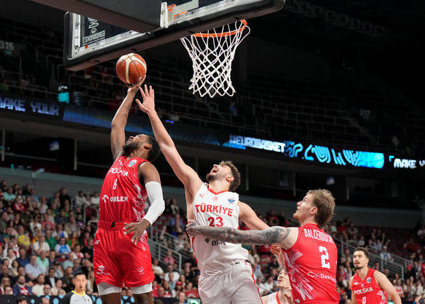 申京率土耳其闯欧锦赛4强，火箭教头乌度卡：防守表现令人惊艳