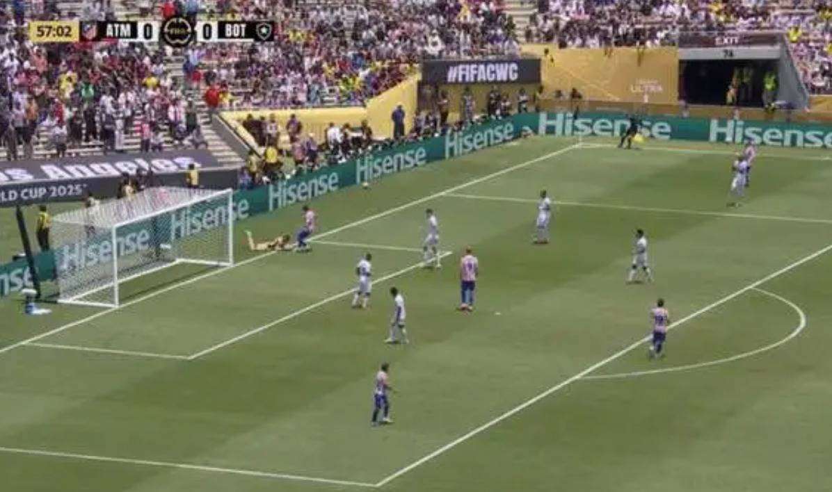 大冷门！马竞出局，球员们抨击裁判