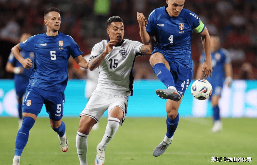 翻盘！法国2-1冰岛，姆巴佩超亨利，楚阿梅尼染红