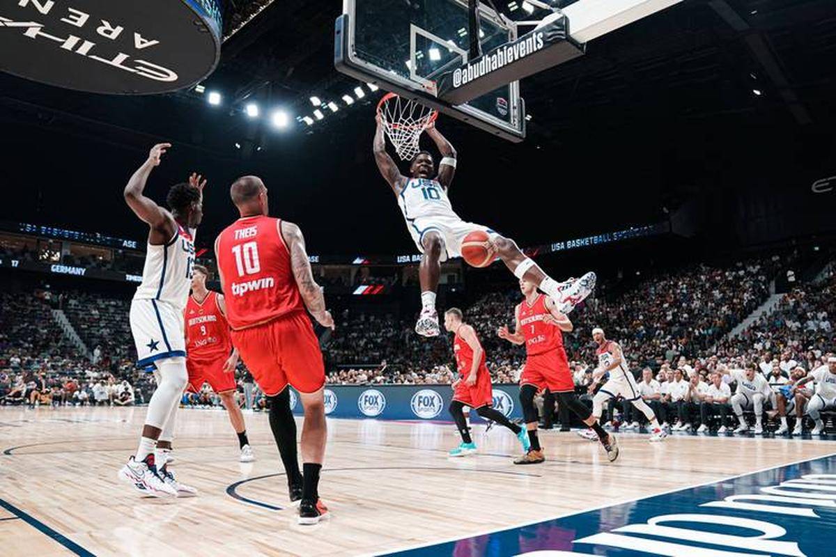 体育盛宴揭秘：足球世界杯与篮球NBA赛事前瞻