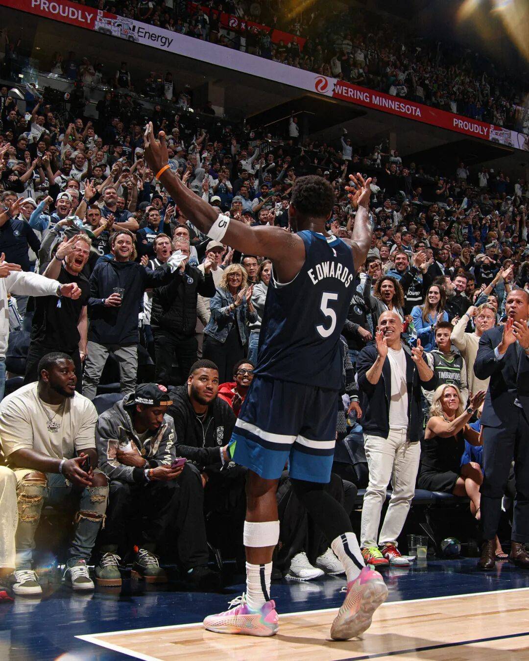 炸裂！爱德华兹+哈登！森林狼无敌了