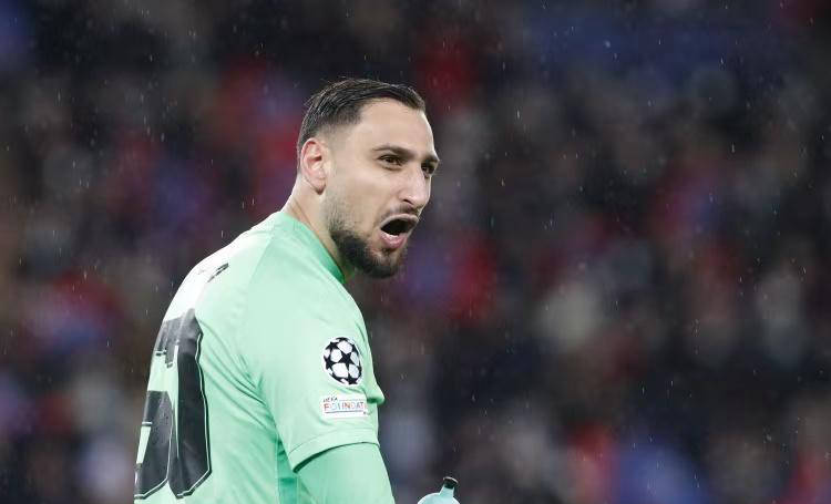 曼联击败后，曼城门将多纳鲁马表现抢眼